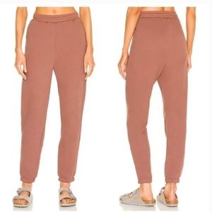 Beyond Yoga Women's joggers/sweatpants in Mauve Size XS